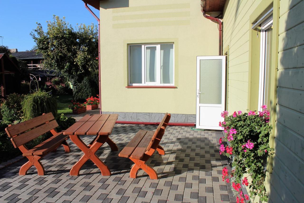 Zalais Sturitis - House With A Sauna Brīvdienu mājas Liepaja